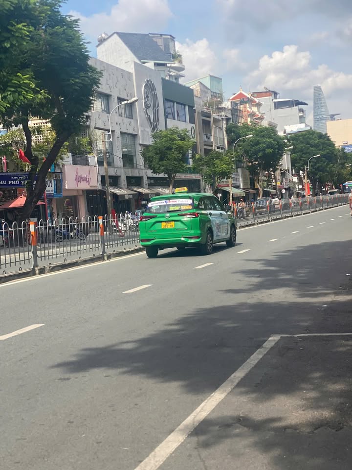 Nhà mặt tiền Trần Hưng Đạo, Quận 5, 57m² chỉ 65 triệu - Mặt tiền sầm uất!