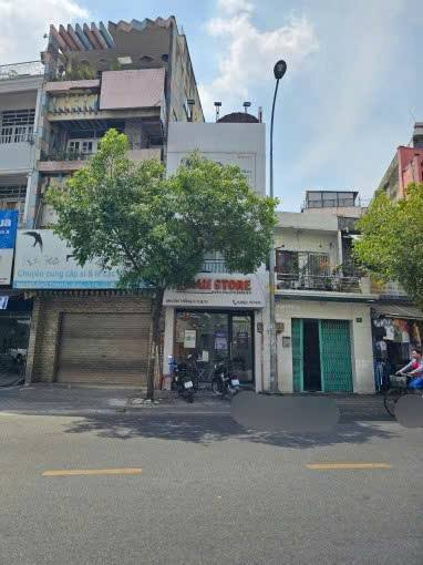Nhà mặt tiền đường Cao Thắng, Quận 10, 31m² giá 25 triệu - Kinh doanh sầm uất!