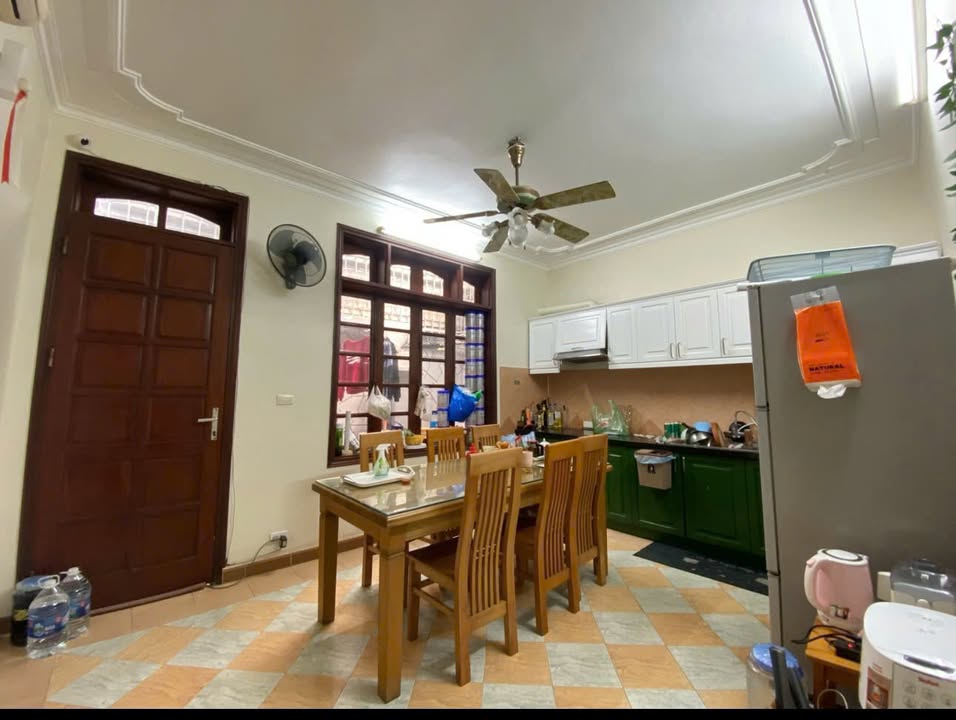 Nhà phố Nghi Tàm, Tây Hồ 80m² giá 23 triệu - Tiện nghi đầy đủ, cho thuê lâu dài!