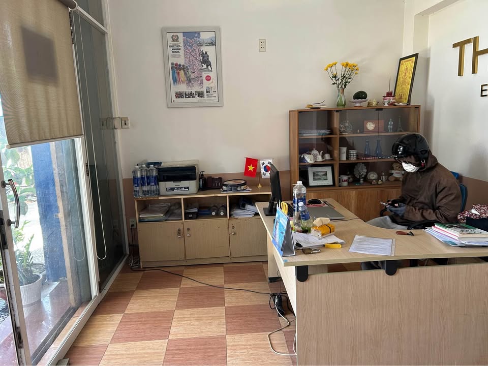 Cho thuê mặt bằng Nguyễn Hữu Thọ 40m² giá 12 triệu - Phù hợp văn phòng đại diện!