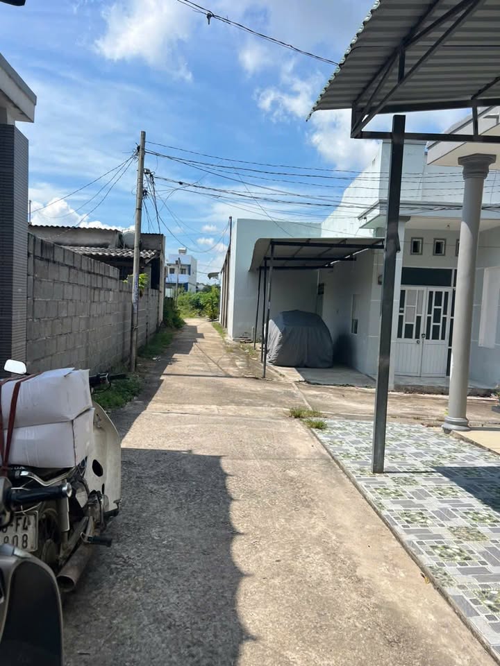 Nhà riêng 93m² khu phố 8, phường La Gi giá 1.2 tỷ - Gần đường Thống Nhất!