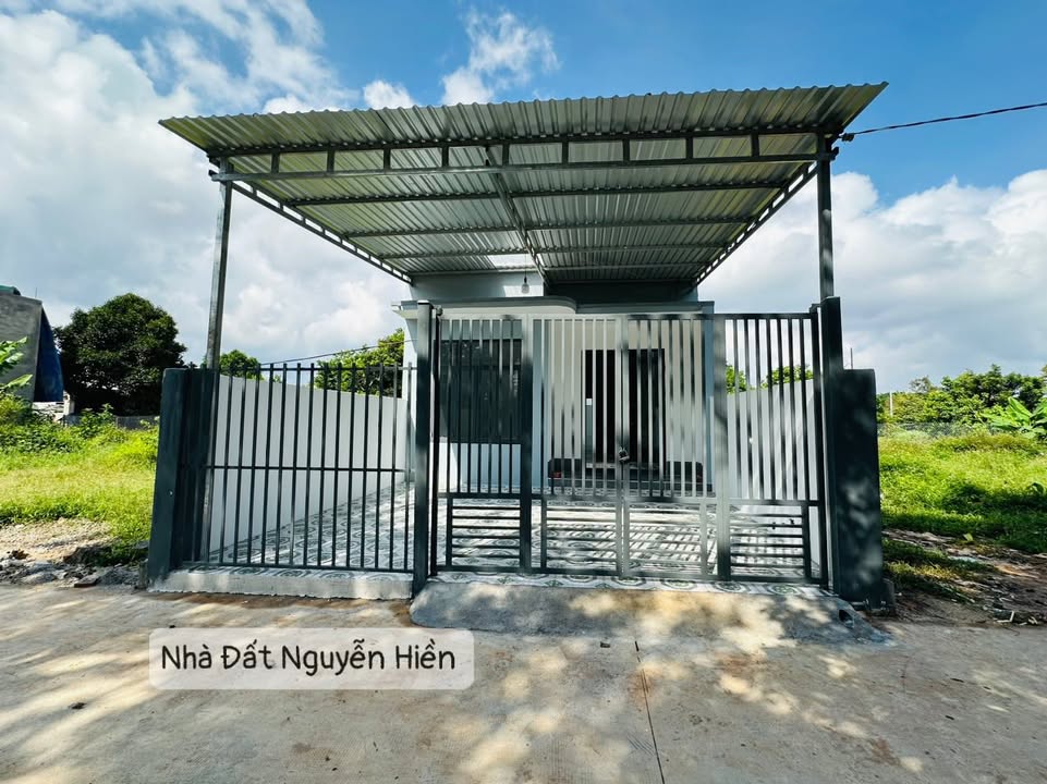 Nhà Phường Bình Lộc 96m² giá 920 triệu - Sổ đỏ chính chủ, sân xe hơi!