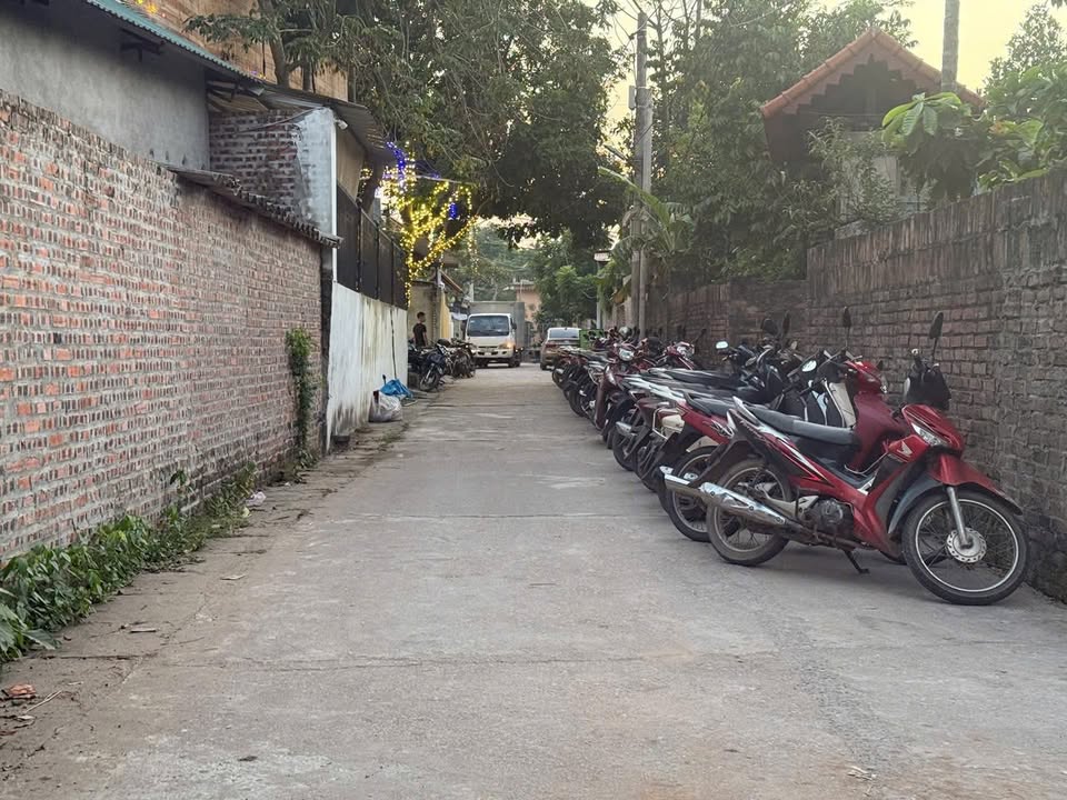 Đất thổ cư Tiến Thắng Mê Linh 80m² giá 2 tỷ - Vị trí thuận lợi ngay chợ!