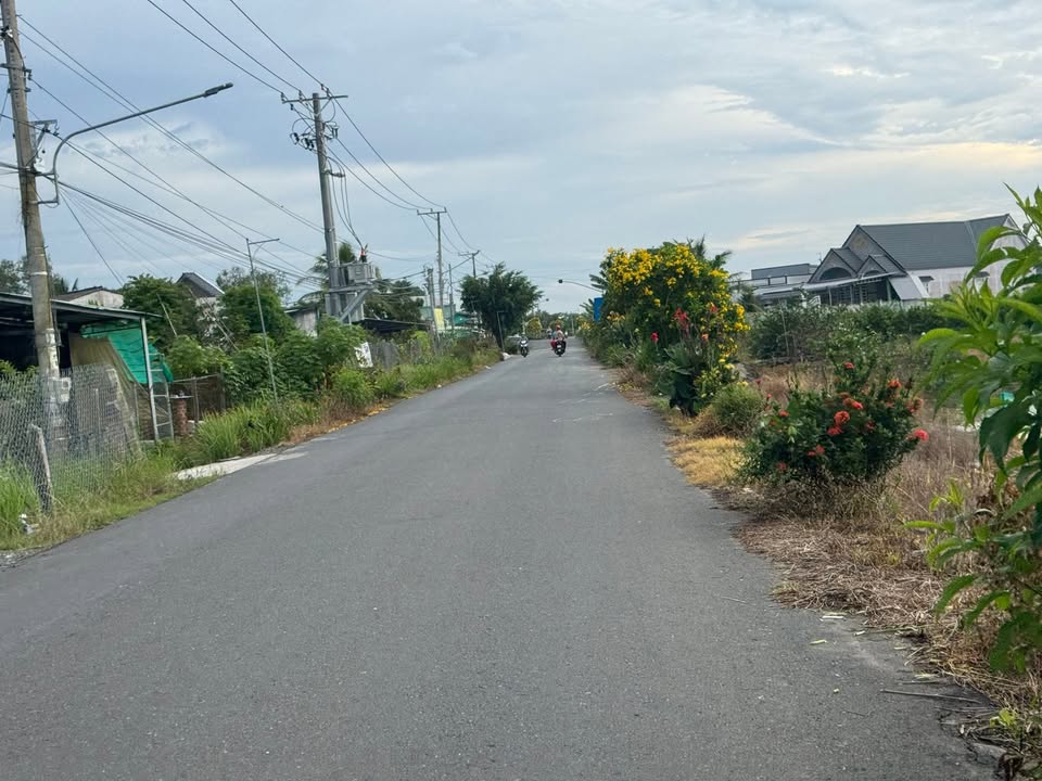 Đất nền Huyện Lộ 80, Bình Tân 200m² giá 600 triệu - Vị trí xây nhà lý tưởng!