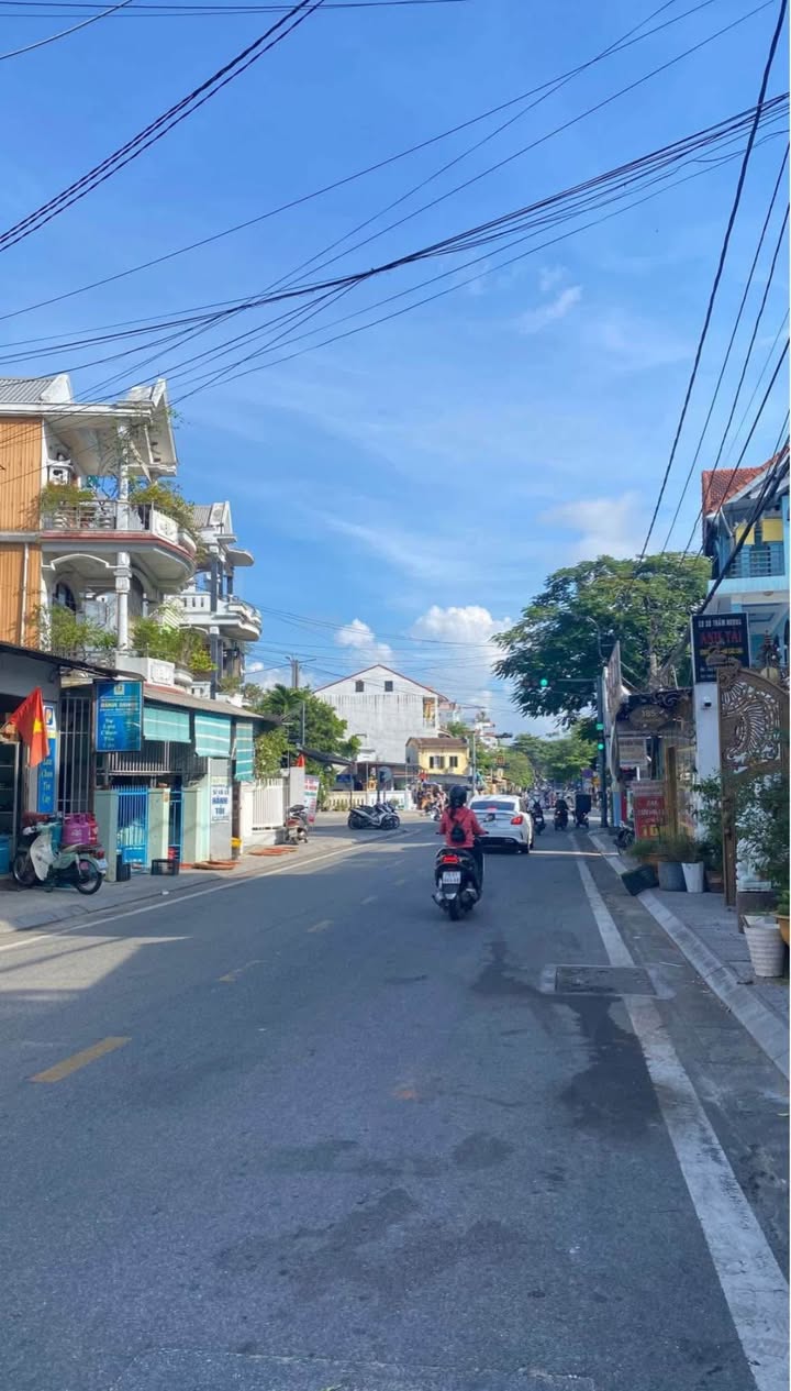 Nhà 3 tầng Phan Bội Châu 70m² giá 2 tỷ - Sổ hồng đầy đủ, chính chủ!