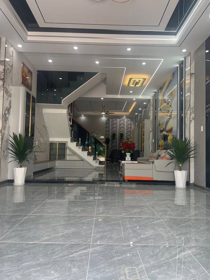 Nhà 1 Trệt 2 Lầu 1 Tum KDC Phúc Đạt Dĩ An 85m² giá 5.95 tỷ - Chính chủ bán gấp!