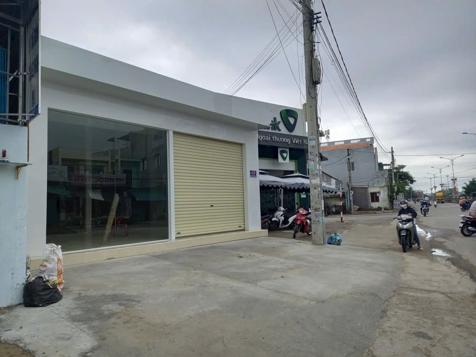 Mặt bằng cho thuê đường Nguyễn Huệ, Tư Nghĩa, Quảng Ngãi 200m² - Phù hợp kinh doanh ngay!
