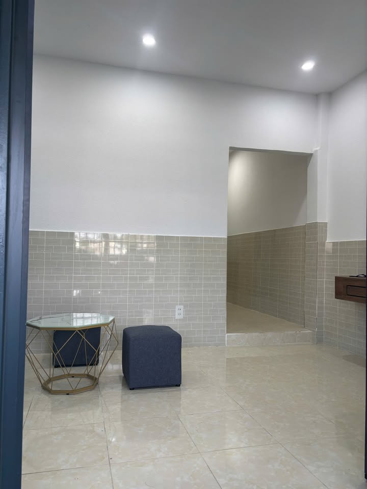 Nhà bán gấp tại đường Nguyễn Trung Trực, Đà Lạt - Diện tích 50m² chỉ 1.25 tỷ VND!