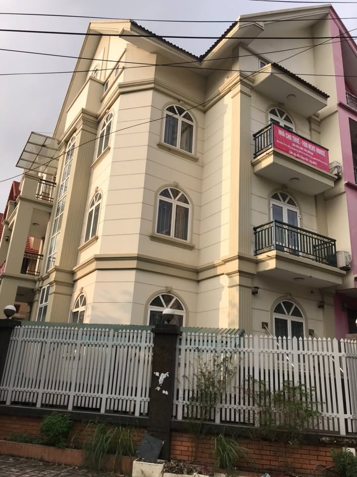 Chính chủ cho thuê văn phòng tại Đình Thôn, 50m² chỉ 16 triệu/tháng - Tiện ích đầy đủ!