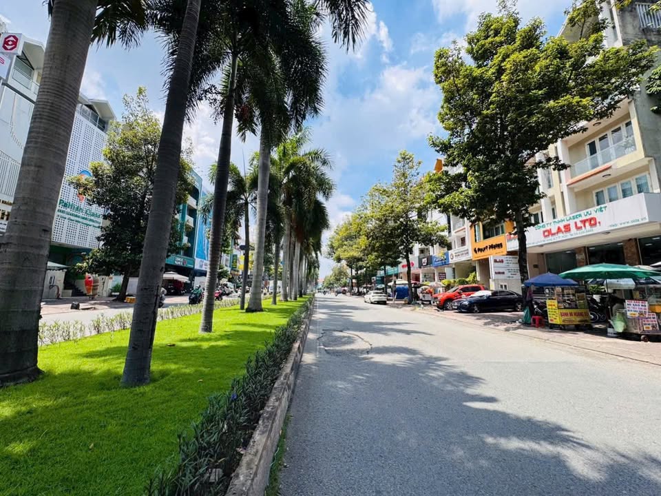 Nhà mặt tiền kinh doanh Nguyễn Thị Thập, Q.7, 100m² - Cho thuê giá 88 triệu/tháng!