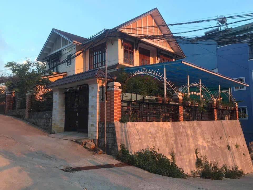 Nhà phố An Sơn Đà Lạt 370m² giá 24.5 tỷ - View Hồ tuyệt đẹp, đầu tư sinh lời!