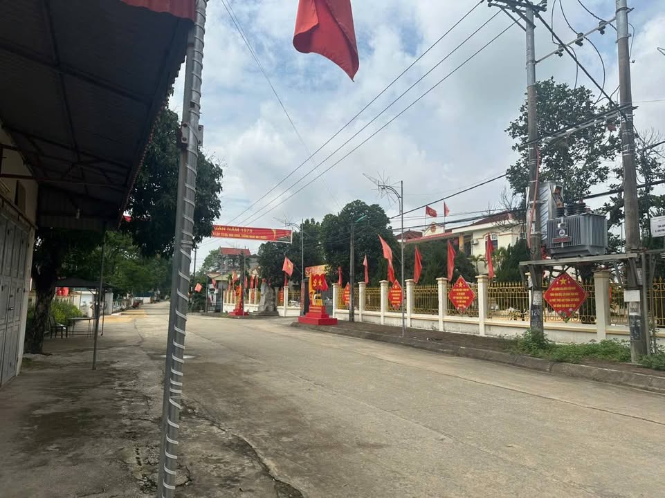 Lô đất Gia Lâm Ninh Bình 233m² giá chỉ 1 tỷ - Đường ô tô tránh nhau thoải mái!