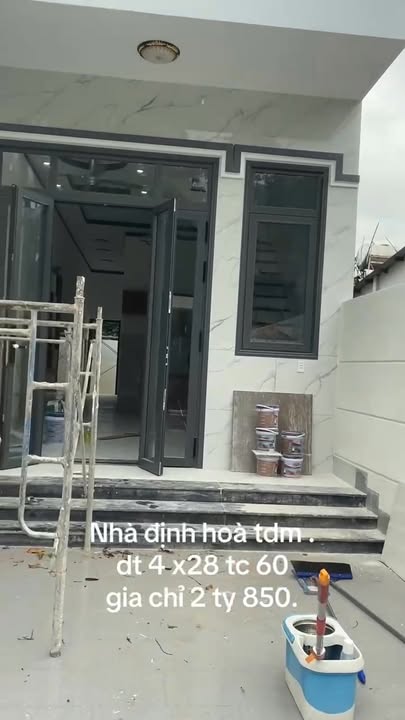 Nhà phố Định Hoà, Thủ Dầu Một 112m² giá 2.85 tỷ - Sân để được 2 ô tô!
