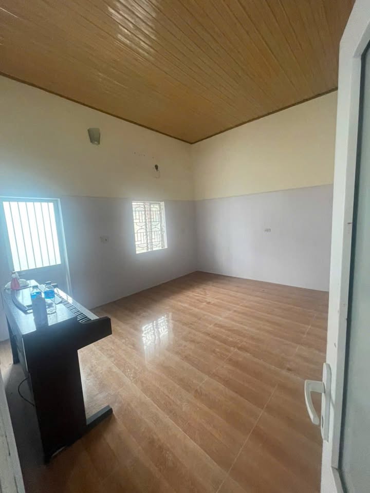 Nhà 2 tầng cho thuê tại đường Phan Tất Thông, Vinh - Thoải mái ô tô vào nhà!