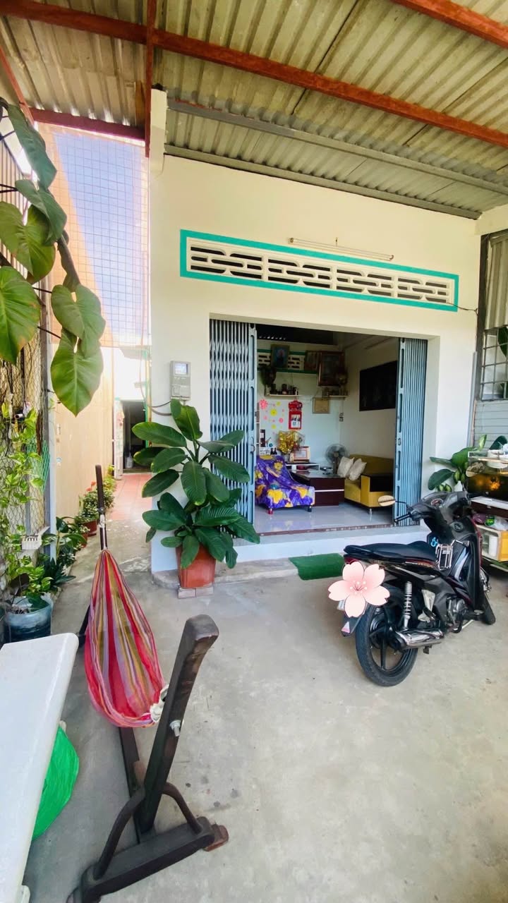 Nhà mặt tiền KDC Vĩnh Lợi, Rạch Giá 84.15m² chỉ 900 triệu - Sổ hồng chính chủ!