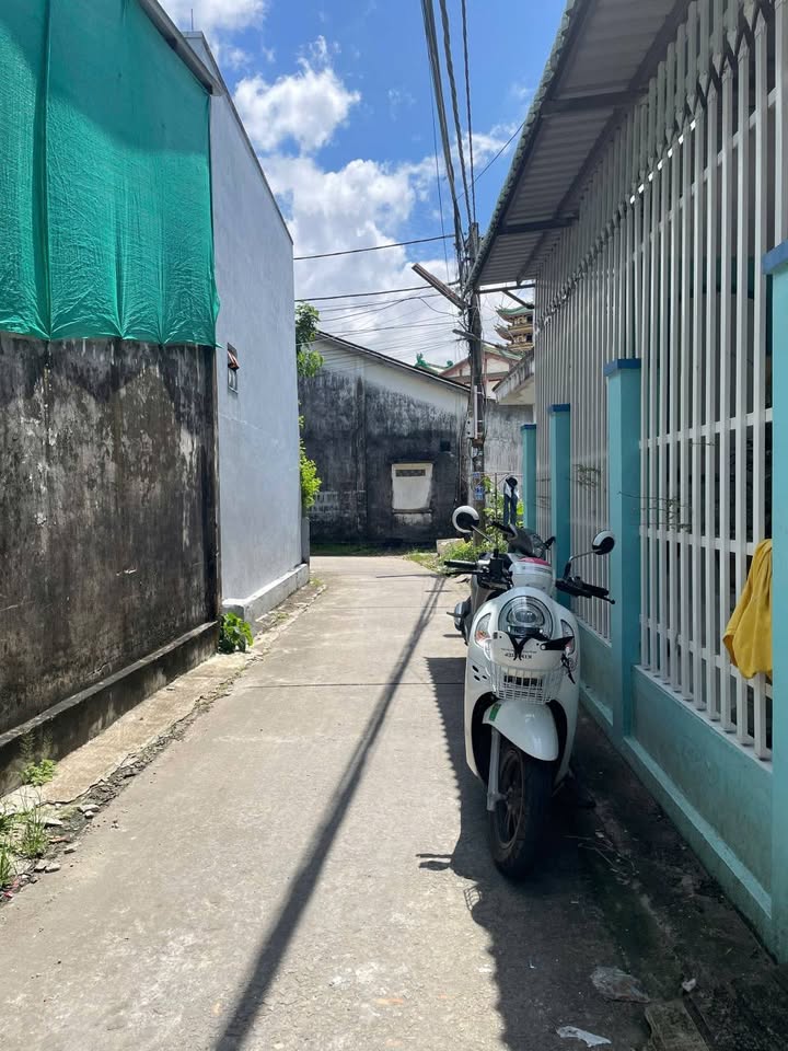 Nhà hẻm Nguyễn Trung Trực, Vĩnh Lạc, Rạch Giá 88.9m² giá 1.4 tỷ - Nhà mới, dọn vào ở ngay!