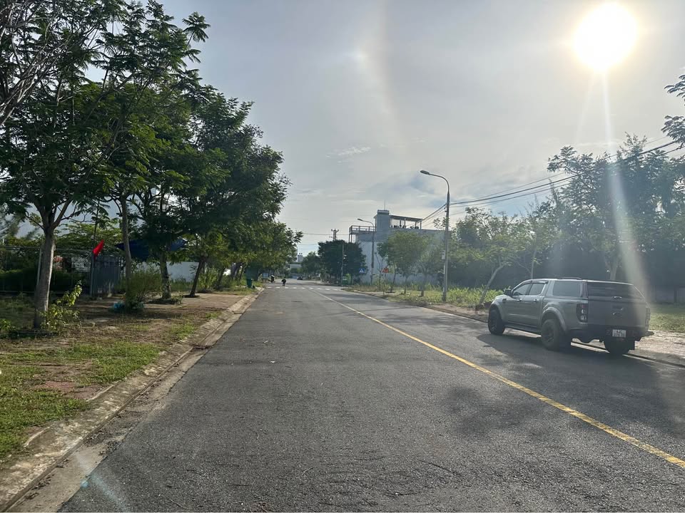 Đất nền Khu đô thị Sungate Điện Ngọc 180m² giá 3.55 tỷ - Cơ hội đầu tư tuyệt vời!