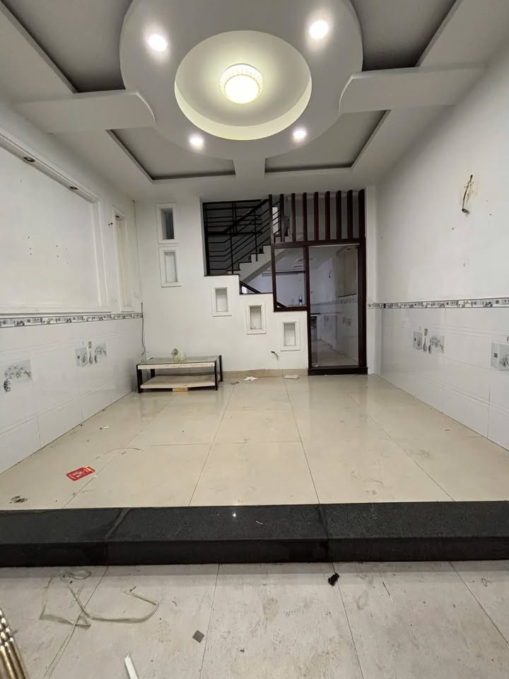 Cho thuê nhà phố Nguyễn Văn Quỳ, Quận 7, 47m² giá 8 triệu - Phù hợp cho gia đình!