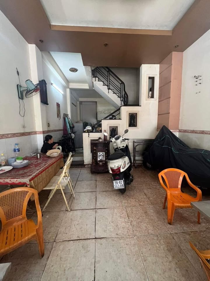 Mặt tiền kinh doanh Đào Duy Anh, Phú Nhuận 58m² giá 13.5 tỷ - Cơ hội đầu tư lý tưởng!