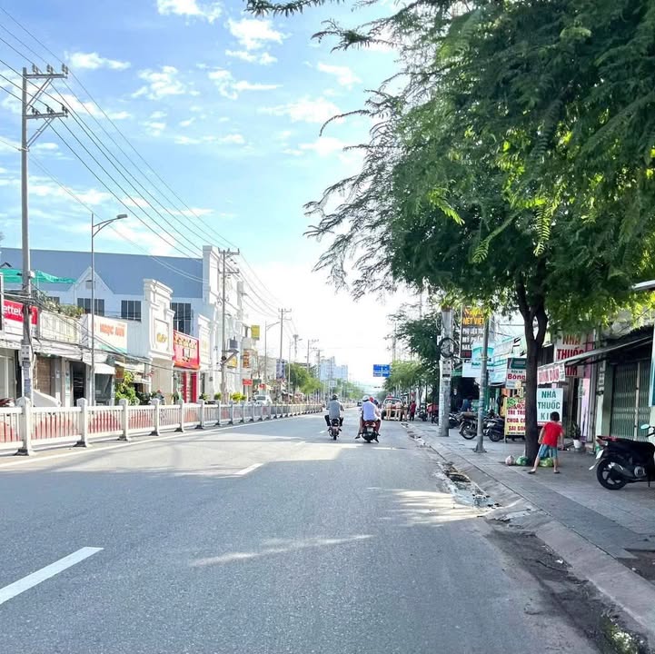 Nhà mặt tiền đường 30/4, Vũng Tàu 110m² giá 9 triệu - Thích hợp kinh doanh