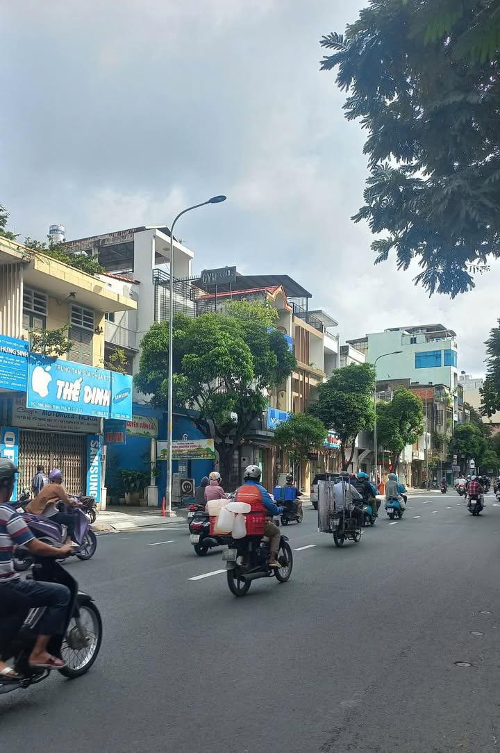 Nhà phố quận 3, diện tích 27m², giá 6 tỷ - Khu ẩm thực Bàn Cờ