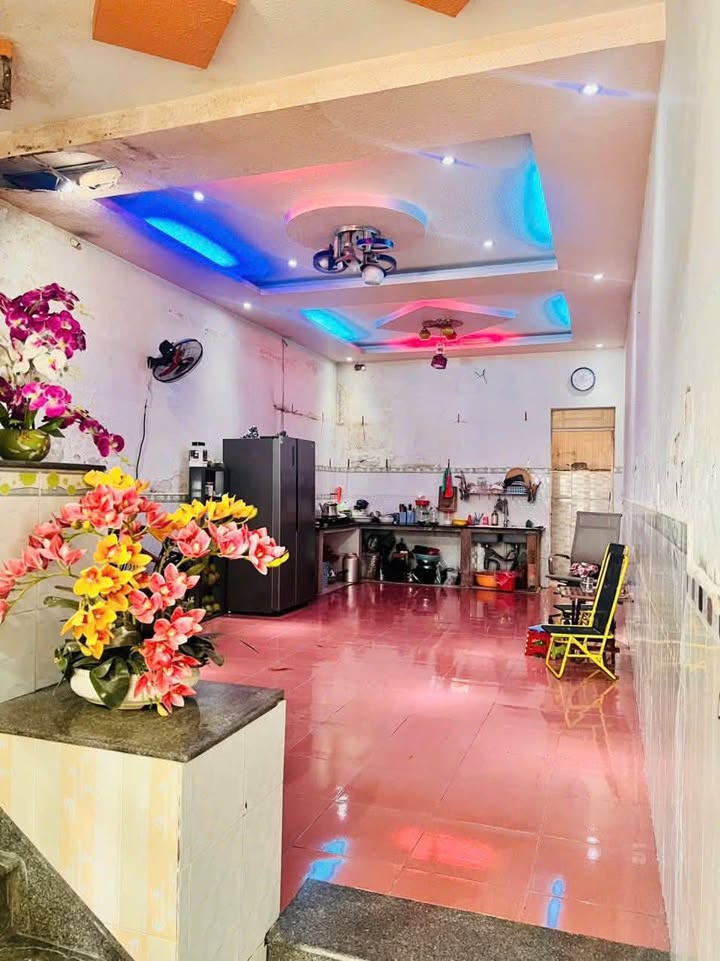 Nhà riêng Long Bình 84m² giá 5 tỷ - Sổ riêng thổ cư, công viên trước nhà!