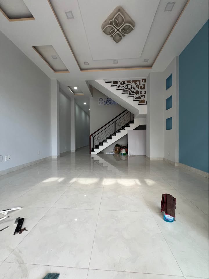 Nhà cho thuê Thạnh Lộc 160m² giá 14 triệu - Nhà mới sạch sẽ, ở kết hợp văn phòng!