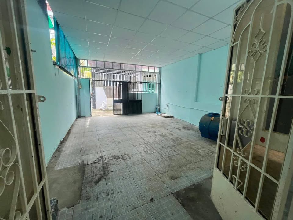 Nhà cho thuê hẻm xe hơi Lê Văn Khương, Hiệp Thành 100m² giá 6.5 triệu - Sân rộng thoáng mát!