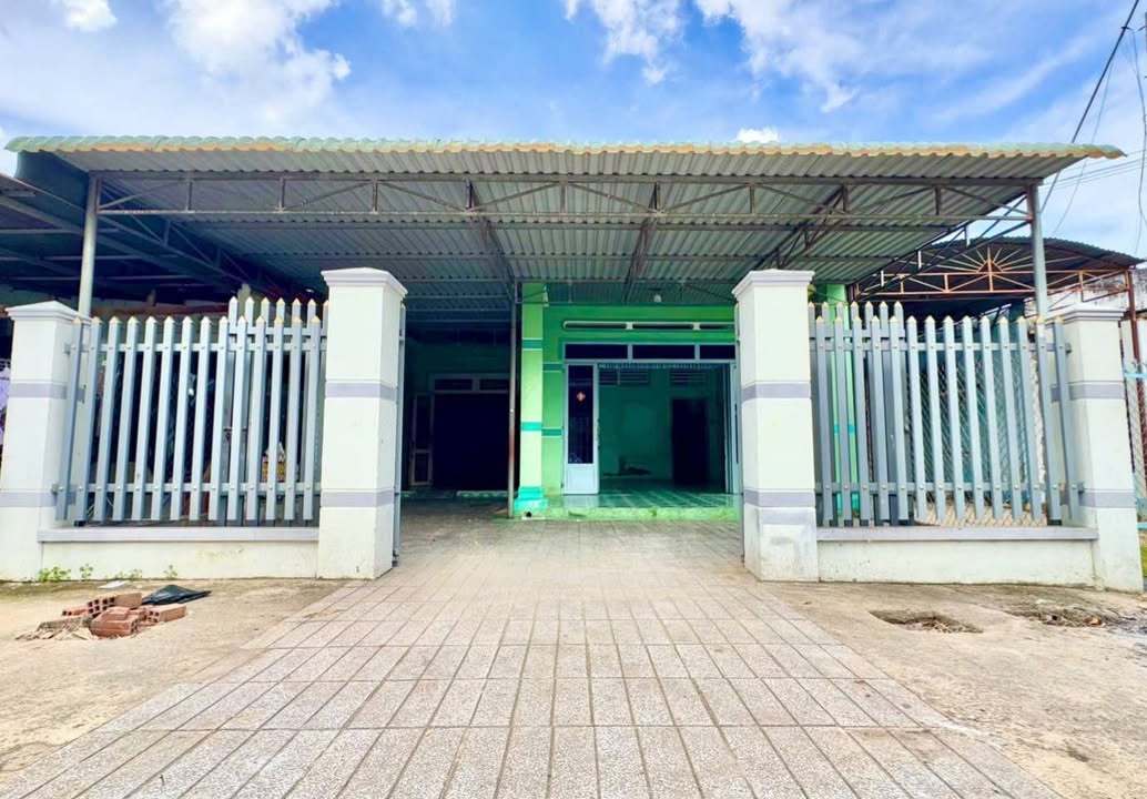 Nhà đẹp Long Hải, Hòa Thành 144m² giá 1.55 tỷ - Chính chủ bán gấp!