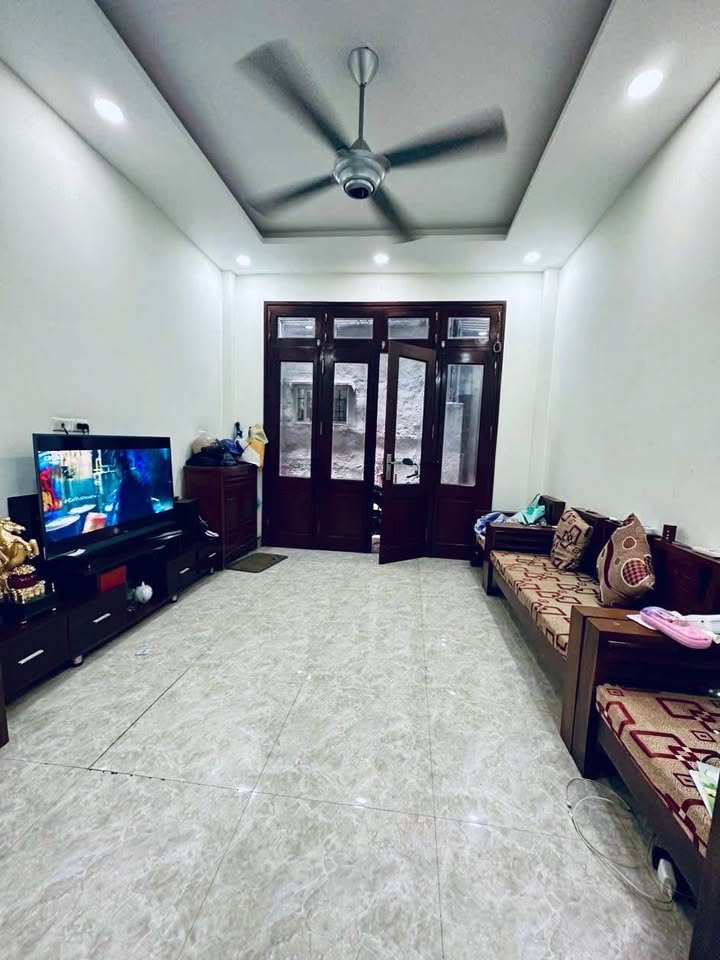 Nhà riêng Nguyễn Văn Huyên, Đống Đa, 31m² giá 6 tỷ - Cách công viên Nghĩa Đô chỉ 200m!