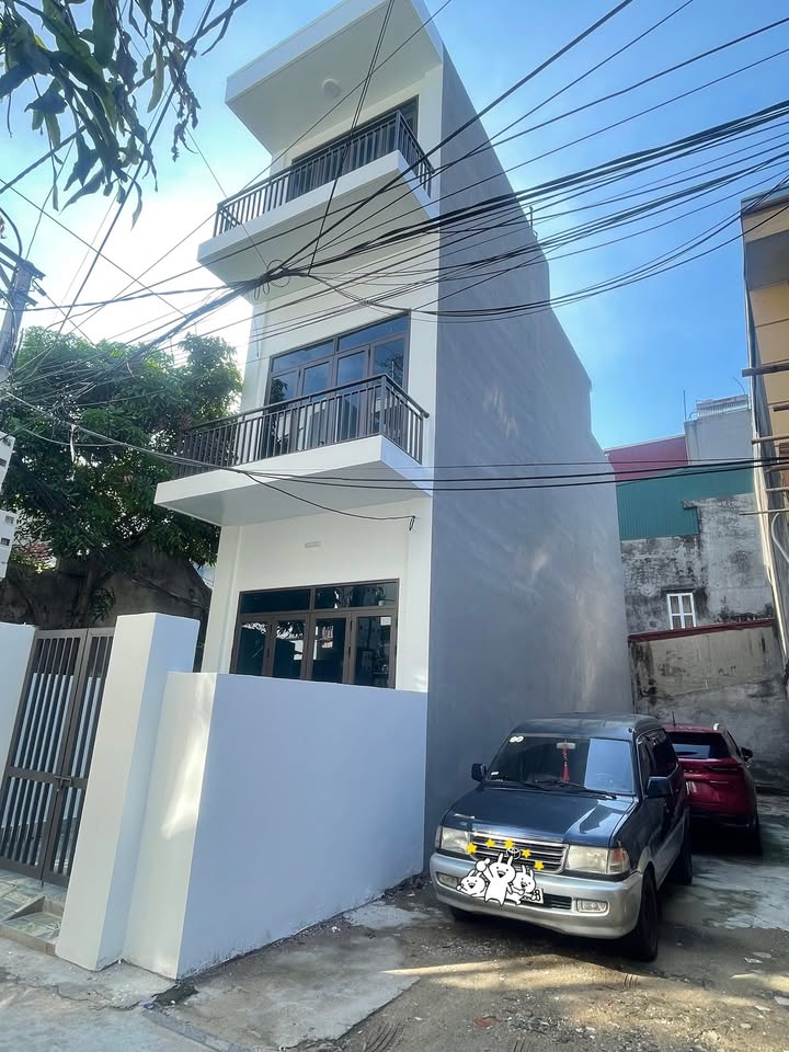 Nhà lô góc 3 tầng Ngô Quyền 61m² giá 3 tỷ - Thiết kế đẹp, ô tô đỗ cửa!