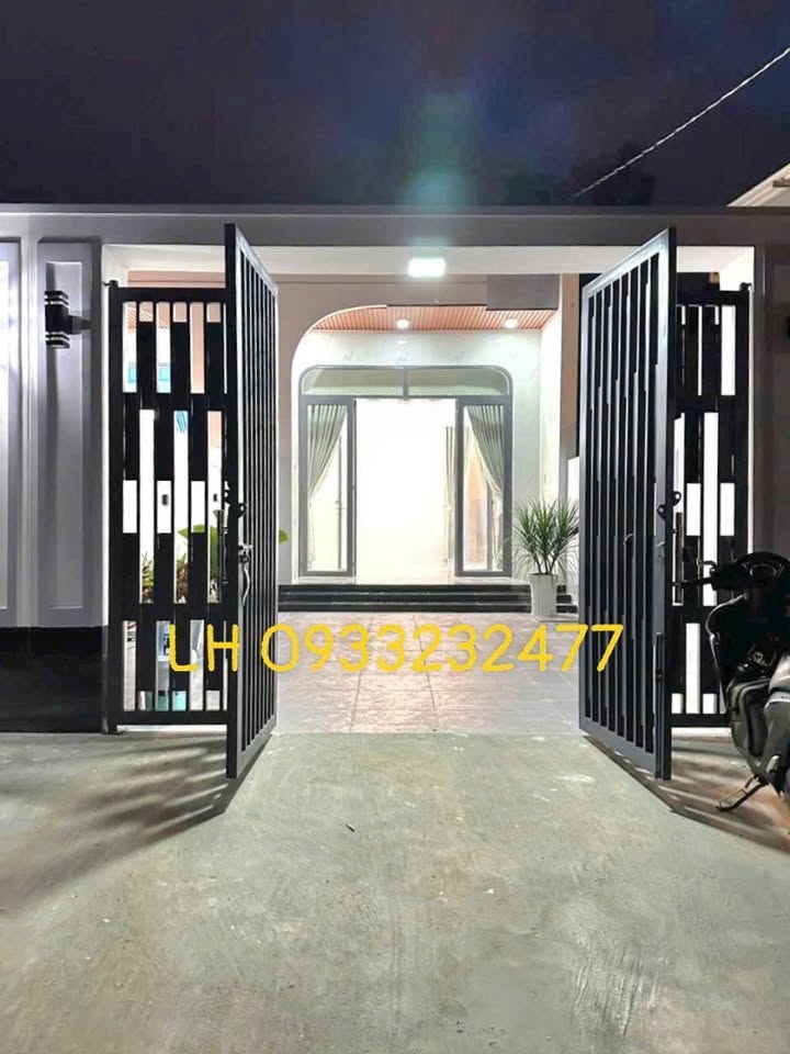 Nhà mới 132m² đường Ngô Quyền, Hòa Thành, Tây Ninh - Hướng Đông, giá 1.32 tỷ - Sẵn sàng vào ở ngay!