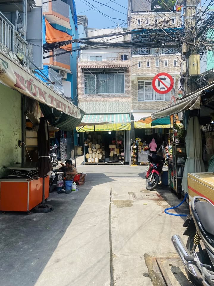 Nhà phố Hồ Thị Kỷ Q.10 56m² giá 9 tỷ - Kinh doanh sầm uất ngay chợ hoa!