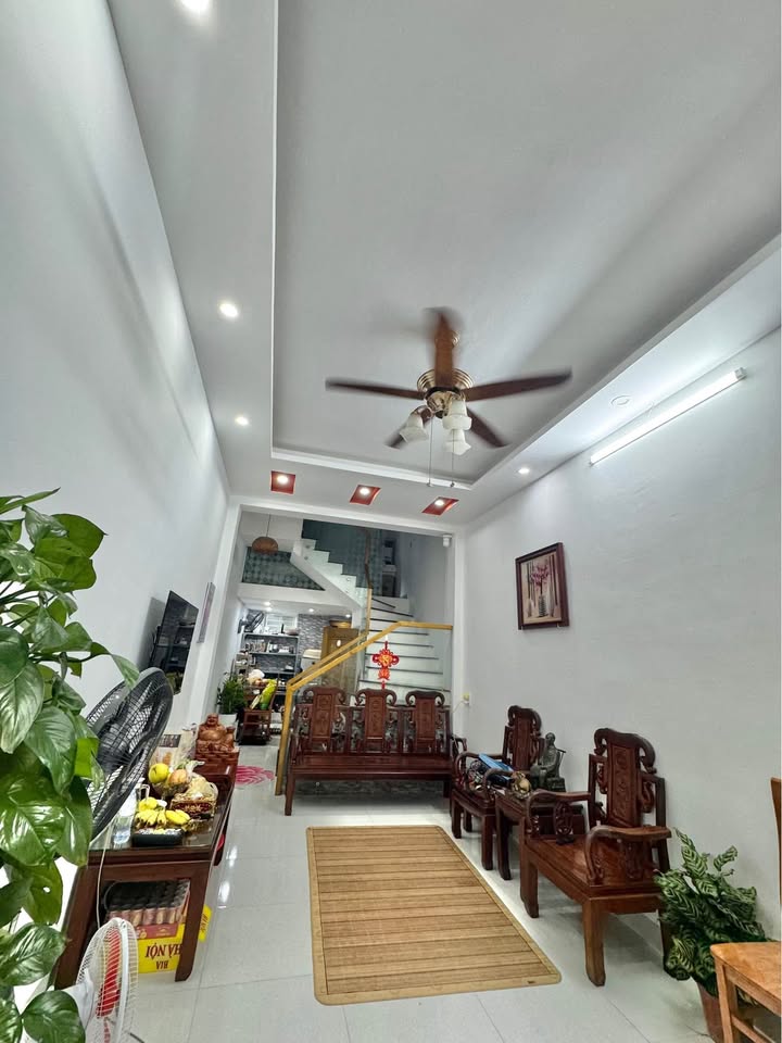 Nhà 2.5 tầng Nam Định 45m² giá 2.086 tỷ - Gần chợ Hạ Long, trường học