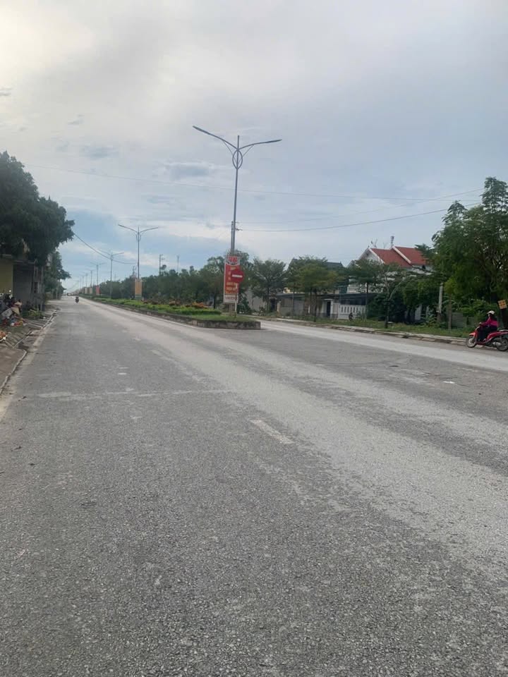 Đất nền Hoằng Đạo, Hoằng Hóa 100m² giá 1.7 tỷ - Vị trí đẹp kinh doanh thuận lợi!