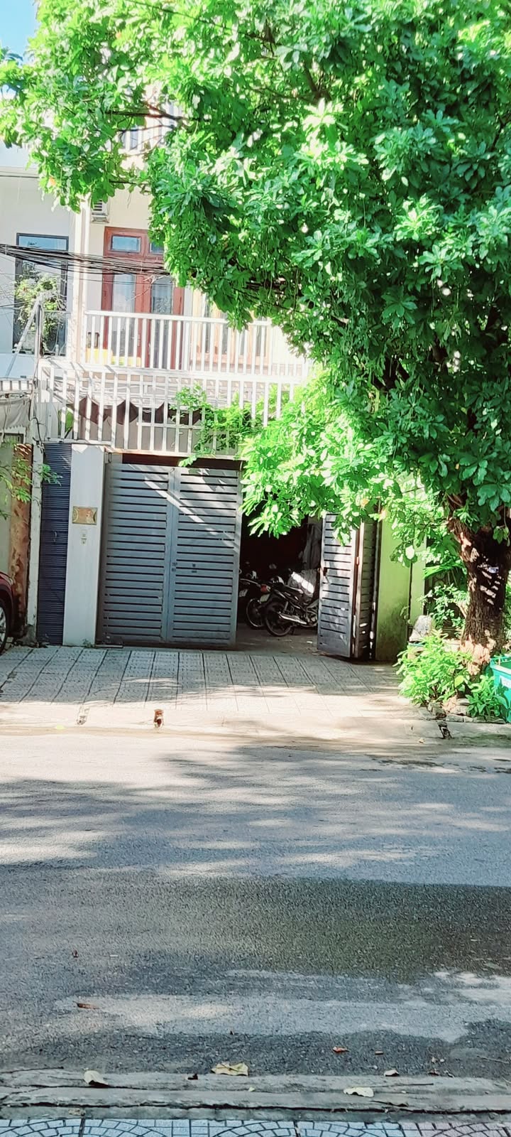 Nhà 3 tầng mặt tiền đường Nguyễn Xí, Đà Nẵng 125m² giá 8 tỷ - Khu phố sầm uất, tiện nghi đầy đủ!