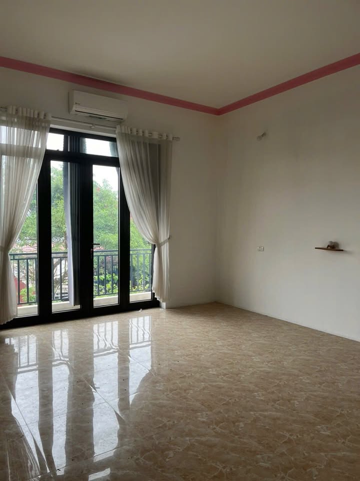 Nhà 3 tầng mặt đường Quốc lộ 21A, Sơn Tây, 420m² giá nhỉnh 4 tỷ - Kinh doanh sầm uất!