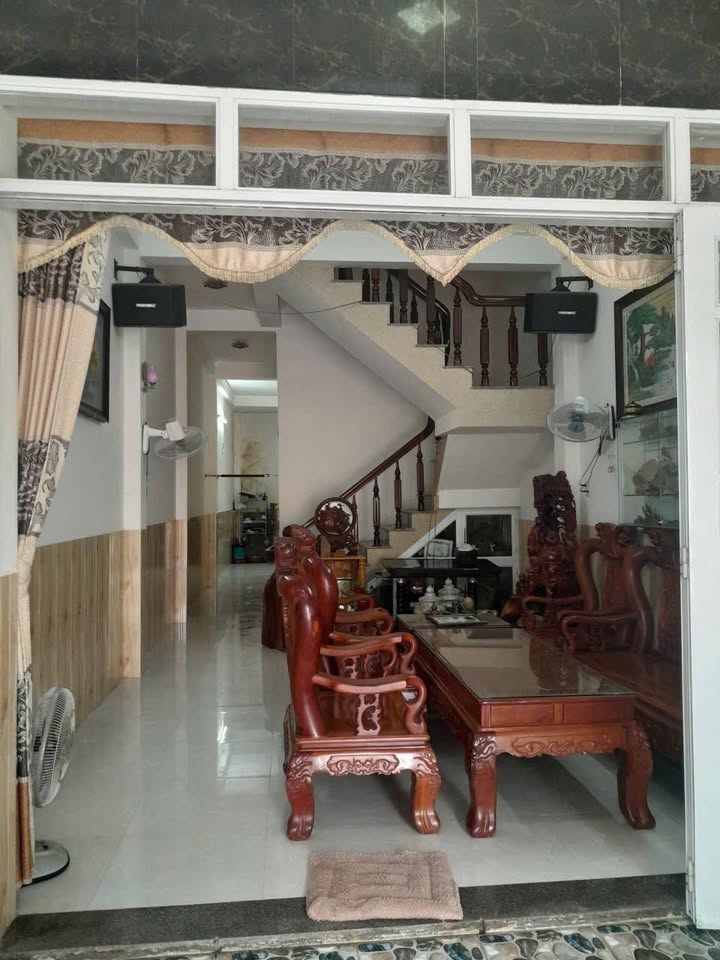 Nhà 2 tầng đường An Dương Vương, Tuy Hòa, Phú Yên 80m² giá 3.35 tỷ - Sát bệnh viện Sản Nhi