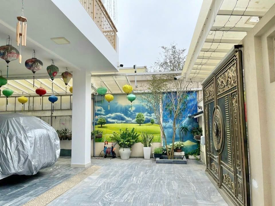 Nhà mặt tiền Lý Thái Tổ Hội An 300m² giá 26.5 tỷ - Đẳng cấp sang trọng với thang máy