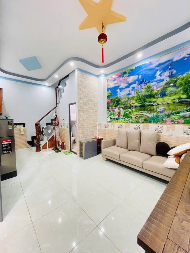 Nhà phố Dĩ An 30m² giá 1.2 tỷ - Gần trường Nhị Đồng, sẵn sàng ở ngay!