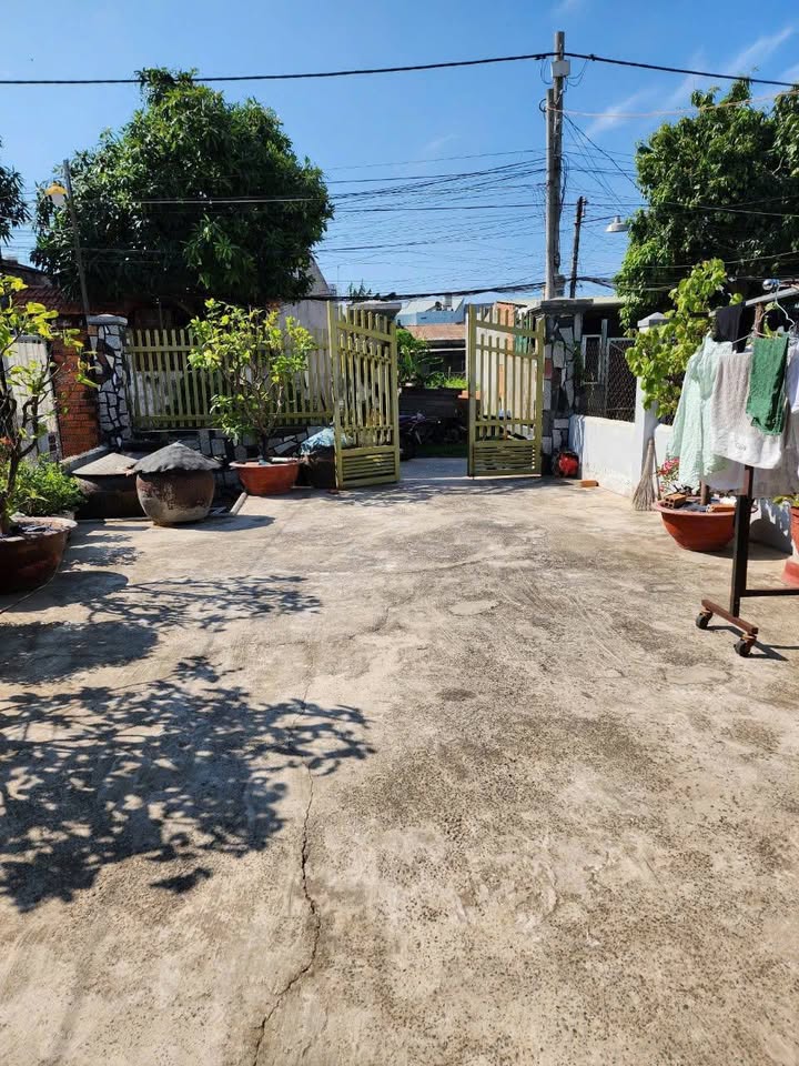 Nhà cấp 4 Phú Thủy Phan Thiết 181m² giá 3.4 tỷ - Ô tô tận nhà, gần chợ và trường học!