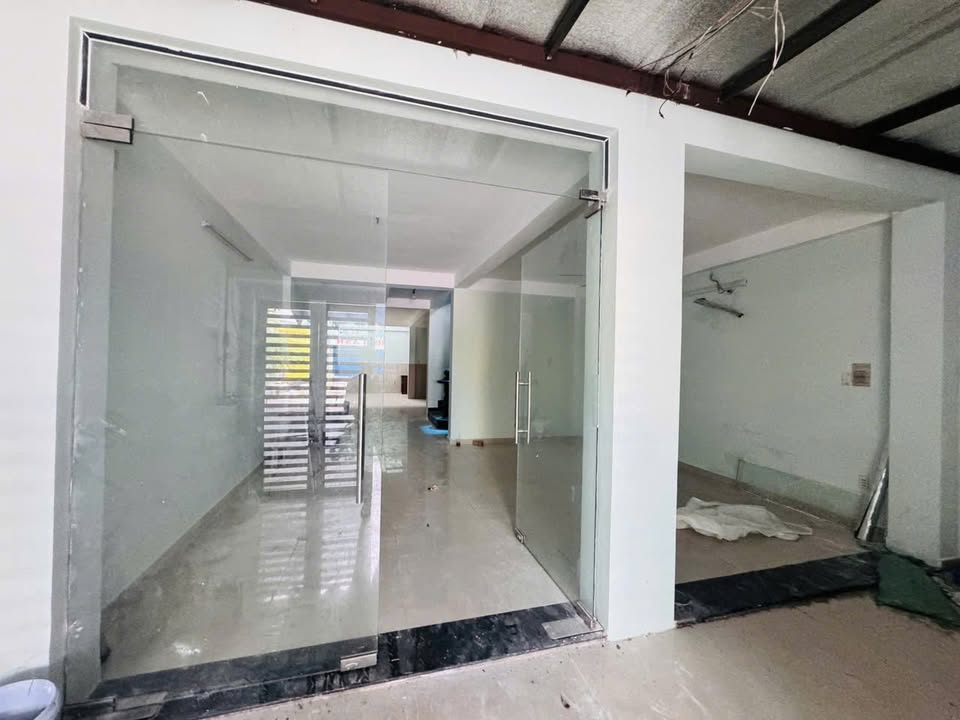 Nhà phố mặt tiền Lê Thị Riêng, Quận 12 - 113m² giá 13.9 tỷ - Đầu tư sinh lời cao!