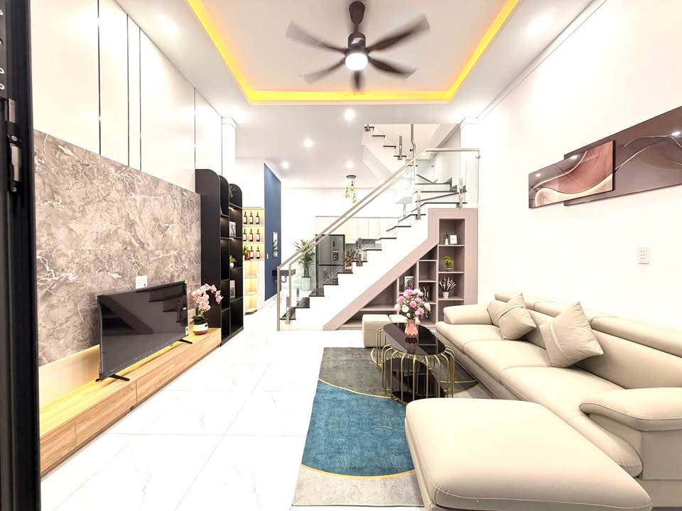 Nhà phố hiện đại tại Hẻm 133 Nơ Trang Gư, Buôn Ma Thuột - 75m² giá 3.19 tỷ!