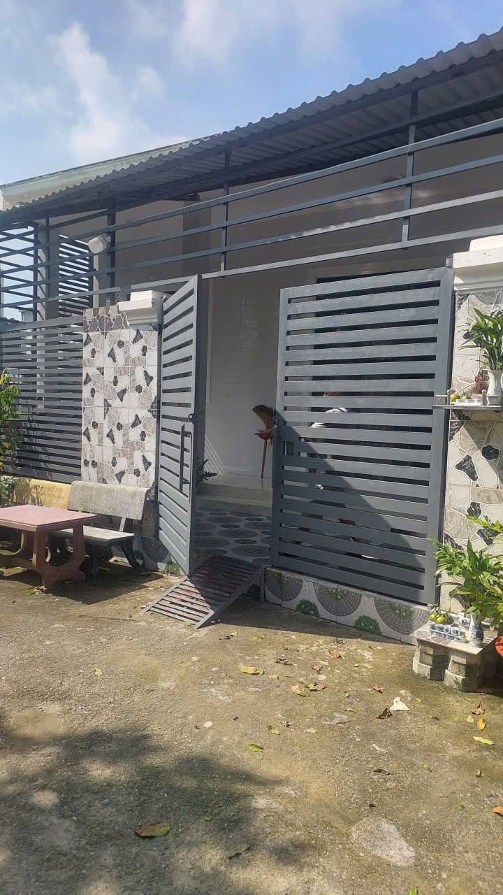 Nhà riêng Tương Bình Hiệp, Thủ Dầu Một 105m² giá 2.2 tỷ - Dân cư đông đúc