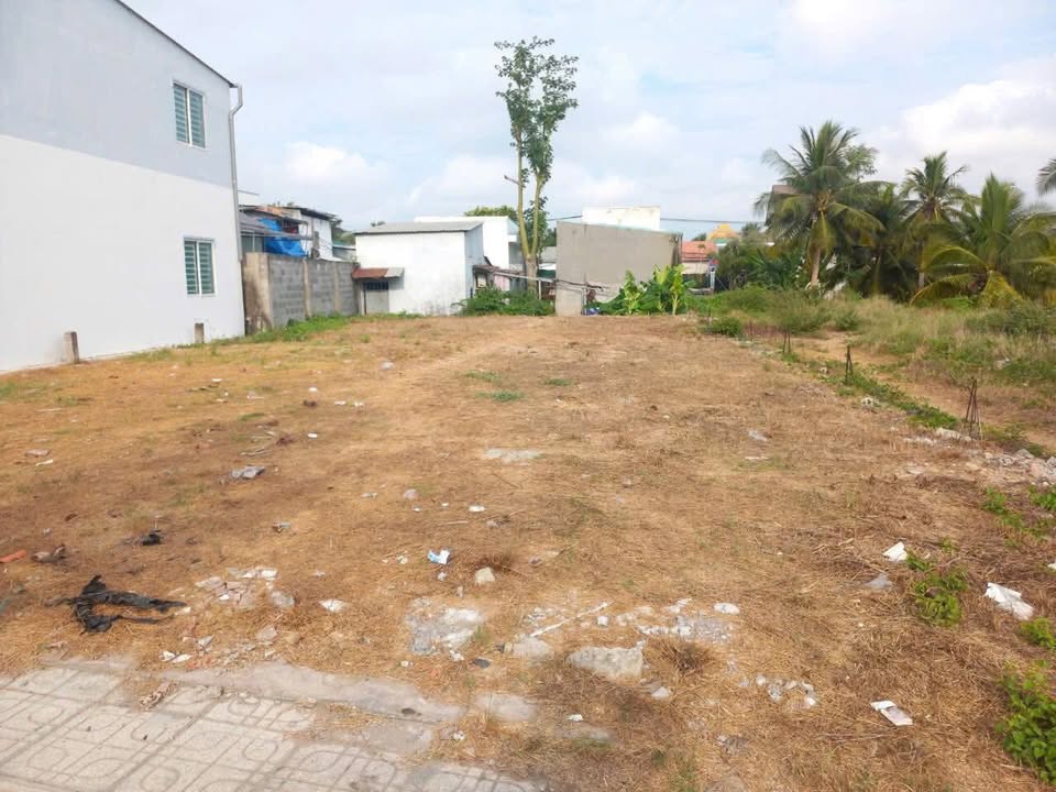 Đất mặt tiền đường D5, TP Bến Tre 304m² giá chỉ 6 tỷ - Đầu tư sinh lời cao!