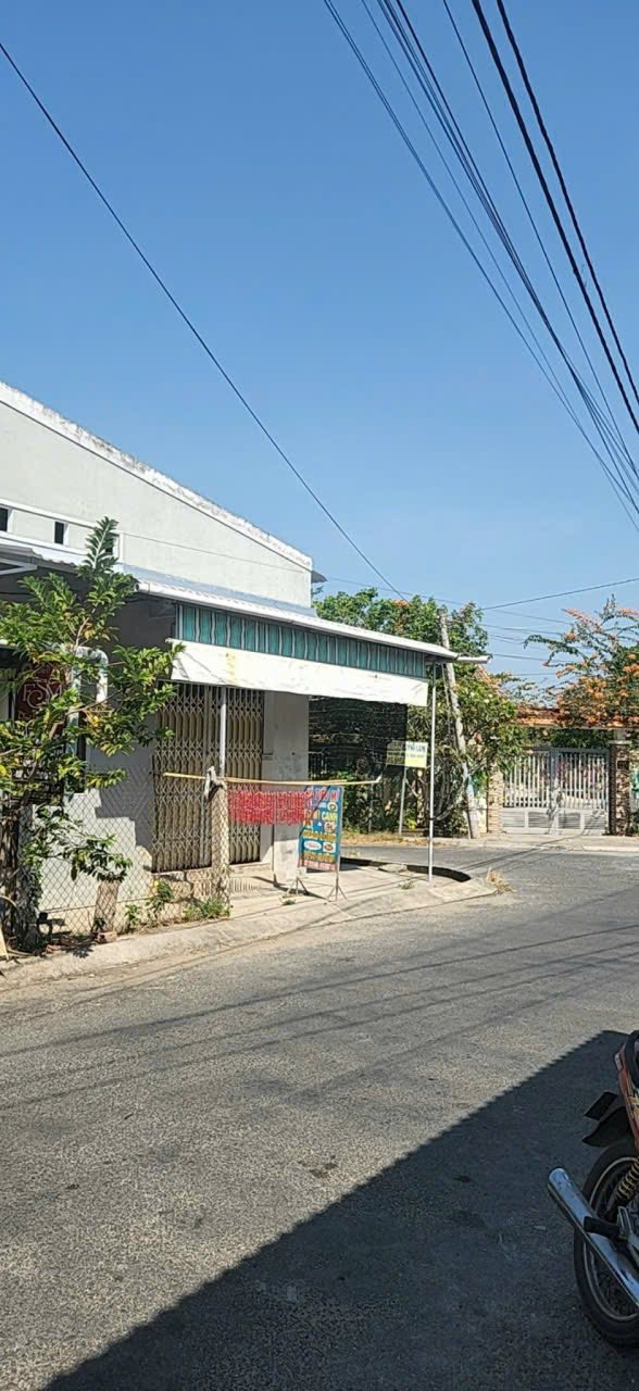 Nhà góc 2 mặt tiền đường Nguyễn Văn Tư Châu Thành Bến Tre 552m² giá 3.5 tỷ - Tiềm năng đầu tư lớn!