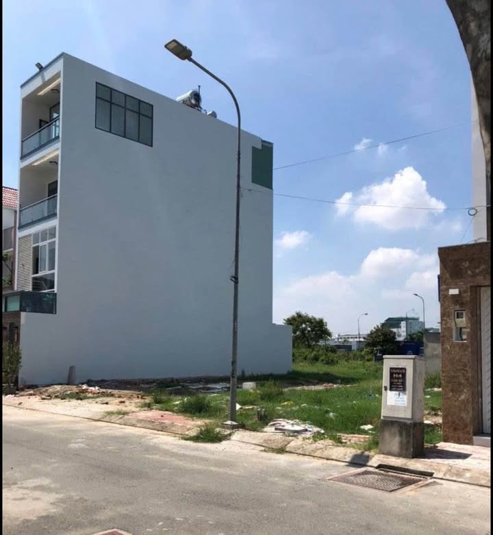 Đất nền Phường Long Nguyên 90m² giá 950 triệu - Mặt tiền đường lớn, kinh doanh thuận lợi!