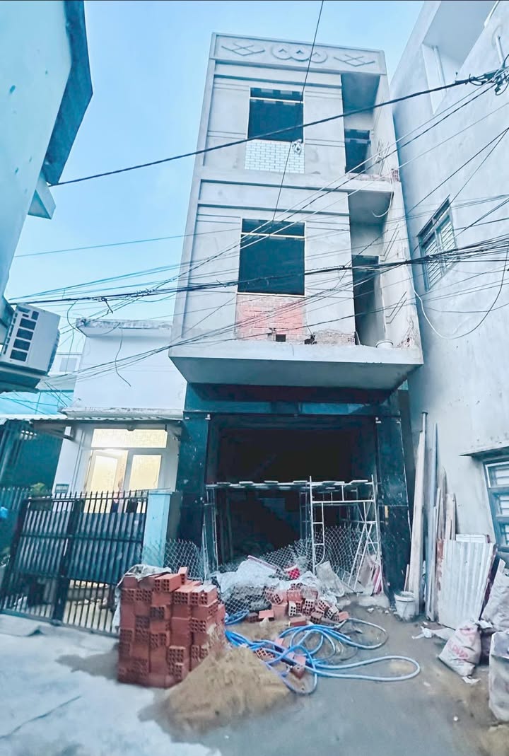 Nhà hẻm 808 Trần Hưng Đạo, Quy Nhơn 46m² giá 2 tỷ - Thiết kế 3 tầng hiện đại!