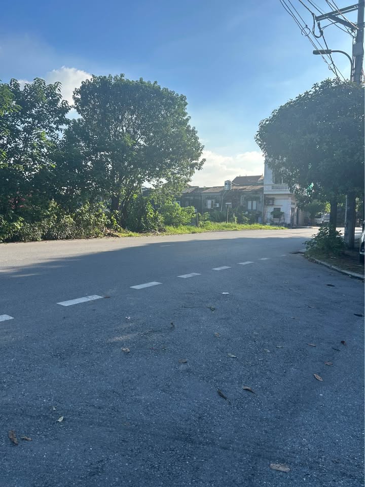 Nhà 3 tầng Yên Thường 83m² giá 16.5 tỷ - Địa thế hiếm có, ô tô vào tận nơi!