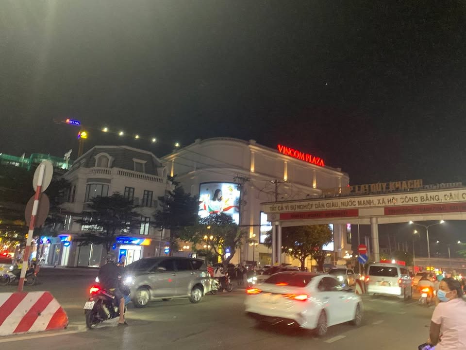 Nhà 3 Tầng KDC Bình Hoà Dĩ An 150m² giá 7 tỷ - Kinh doanh hiệu quả!